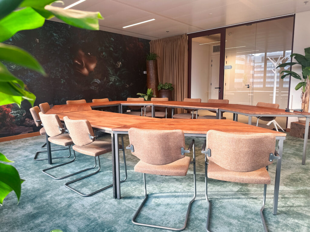 Meetingroom_forest